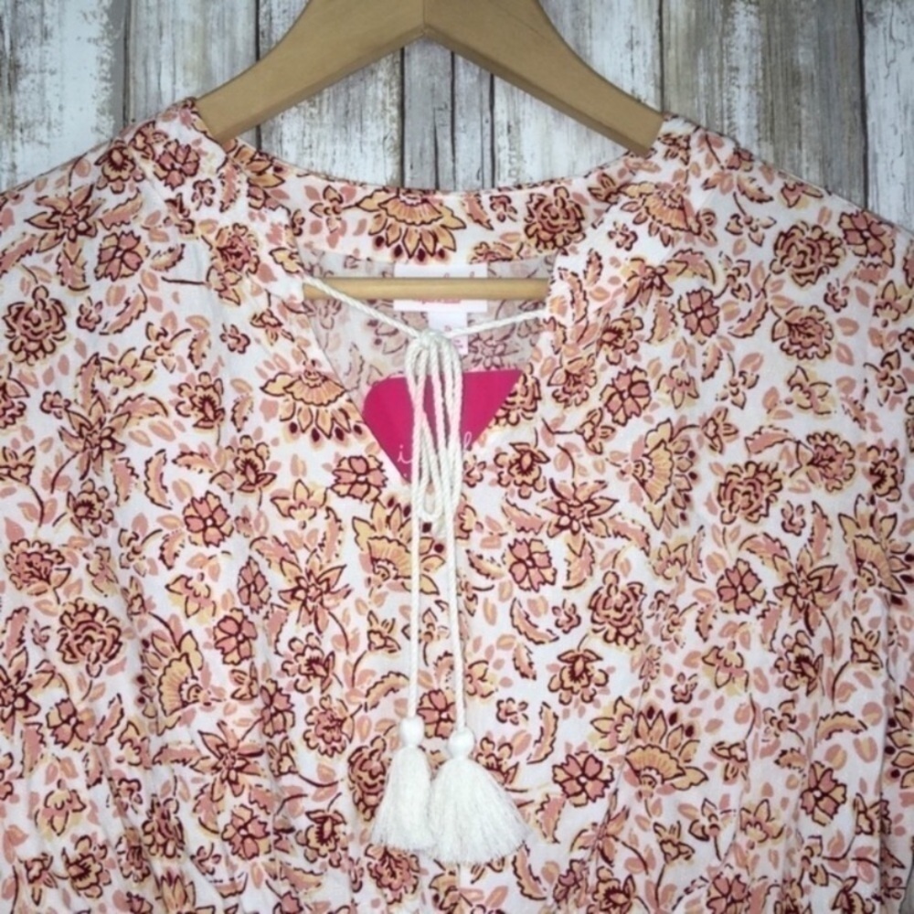 NWT Ingrid & Isabel Floral Tie Neck Blouse - Picture 4 of 5
